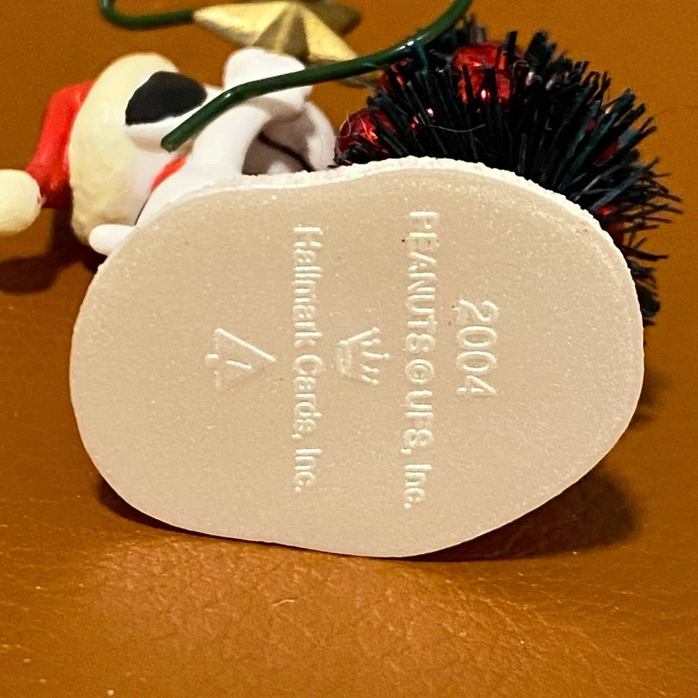 Vintage Hallmark Keepsake Miniature Ornament Winter Fun Snoopy Peanuts Woodstock